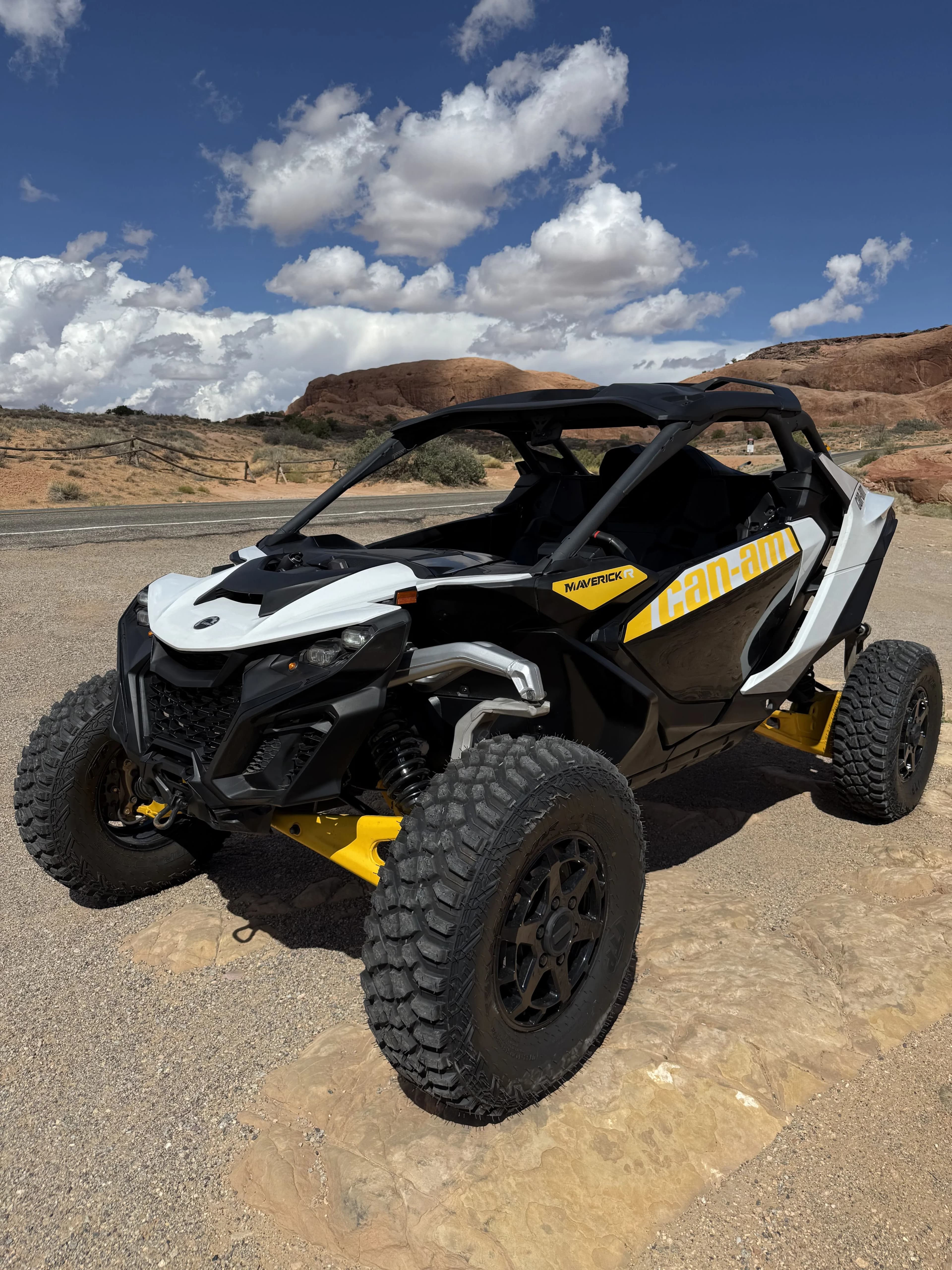 2024 Cam Am  Maverick R